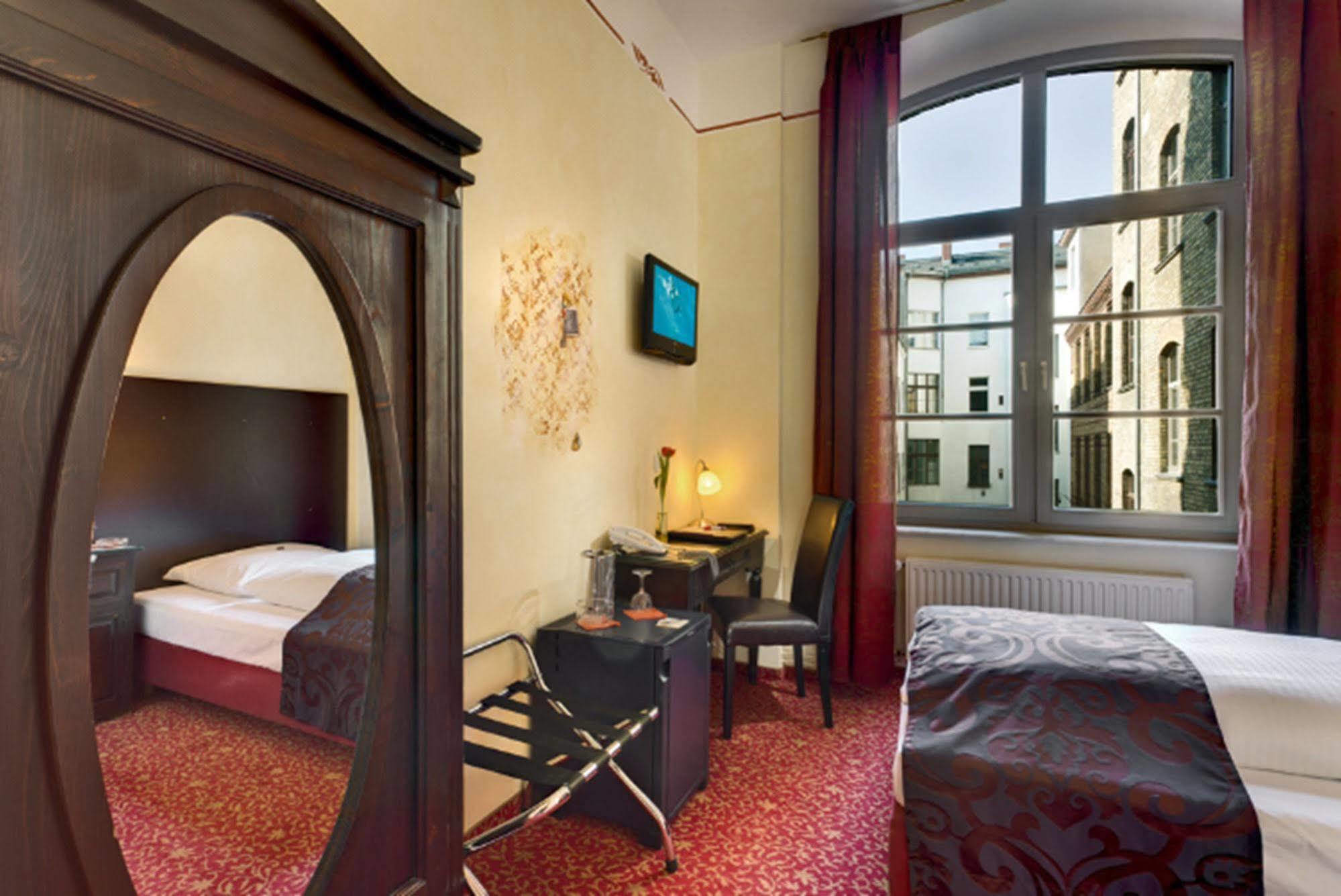 ホテル サロッティ フーフェ ベルリン エクステリア 写真